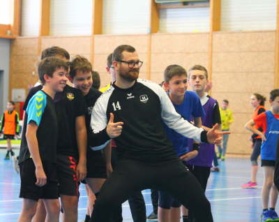 Le "H" à la rencontre des jeunes handballeurs de Ligné