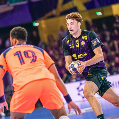 Courte défaite pour le 1/4 aller face au Barça (30-32) !