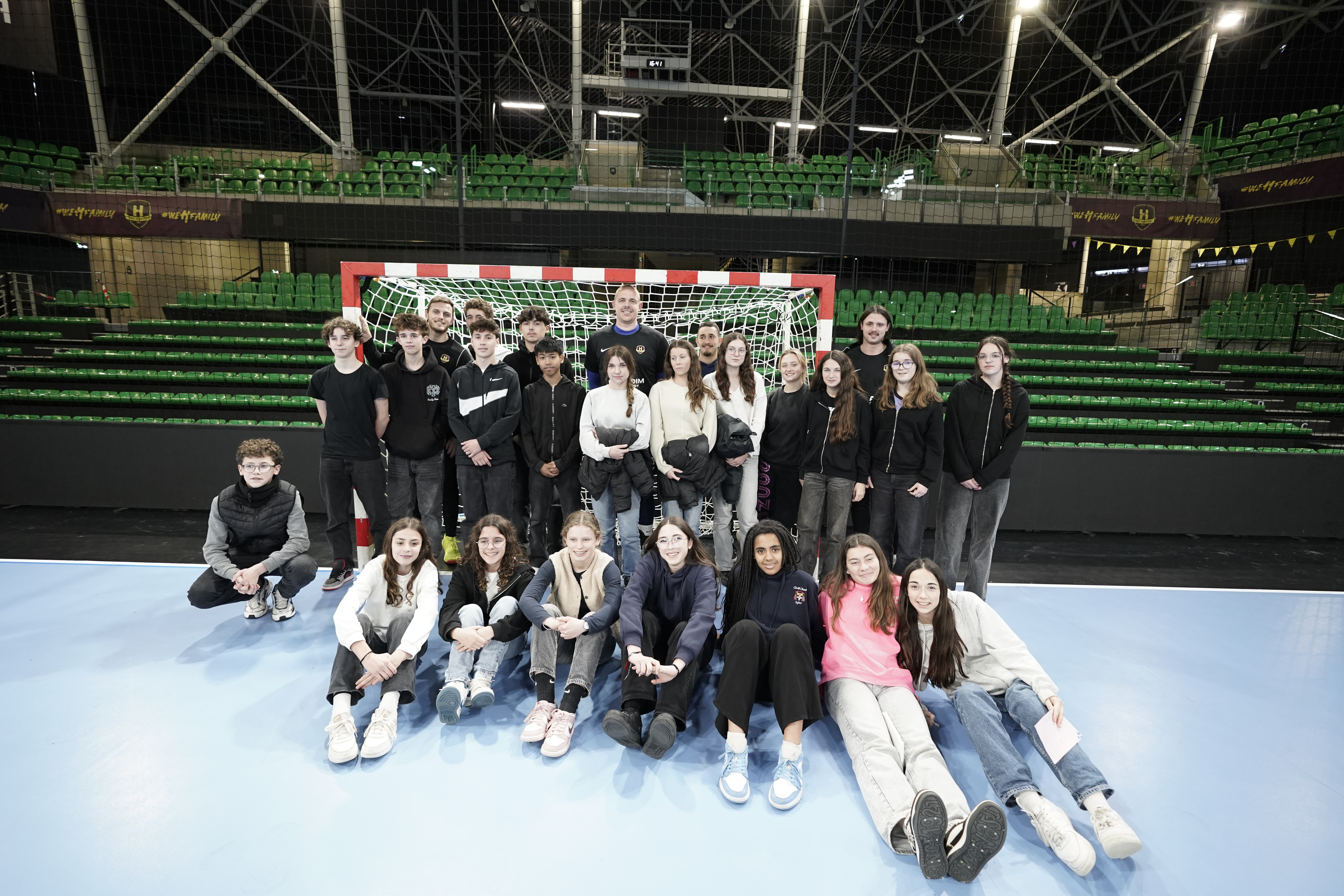 La section handball du Collège Sacré-Coeur de Sainte-Pazanne à la H Arena