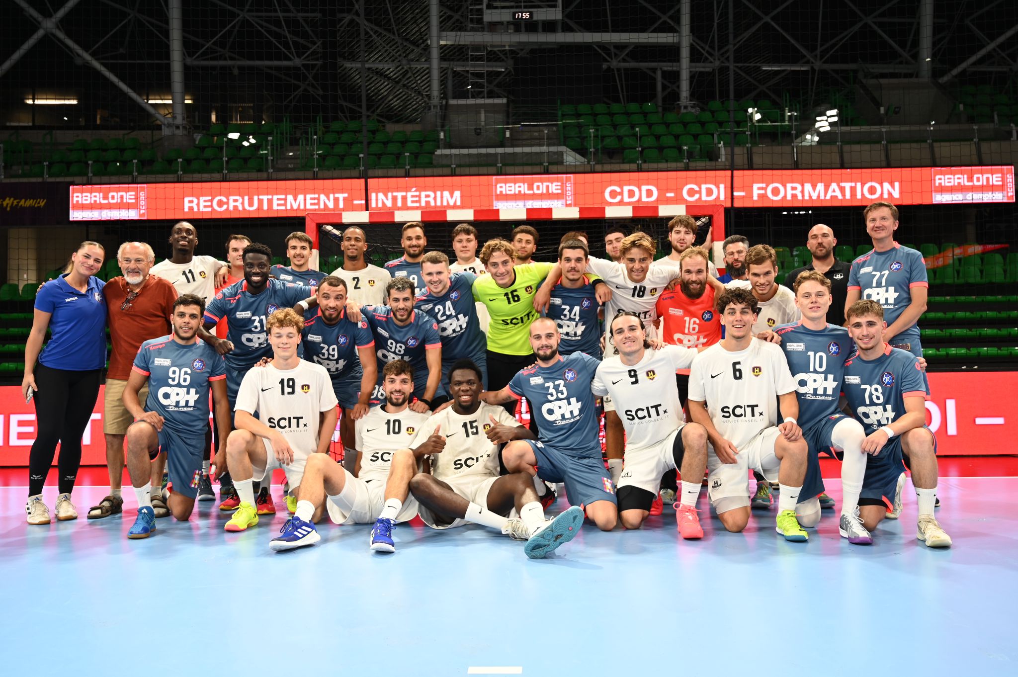 L’Estudiantes Handball Club Tournai en visite à la H Arena de Nantes grâce à Abalone France