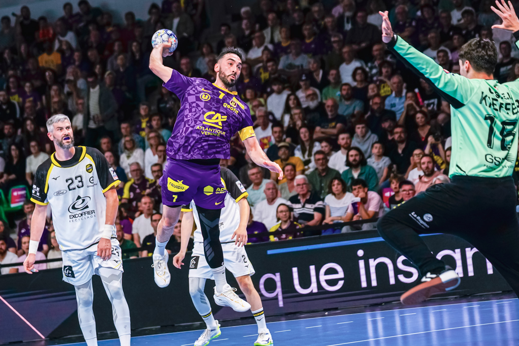 Nantes surclasse Chambéry (42-32)