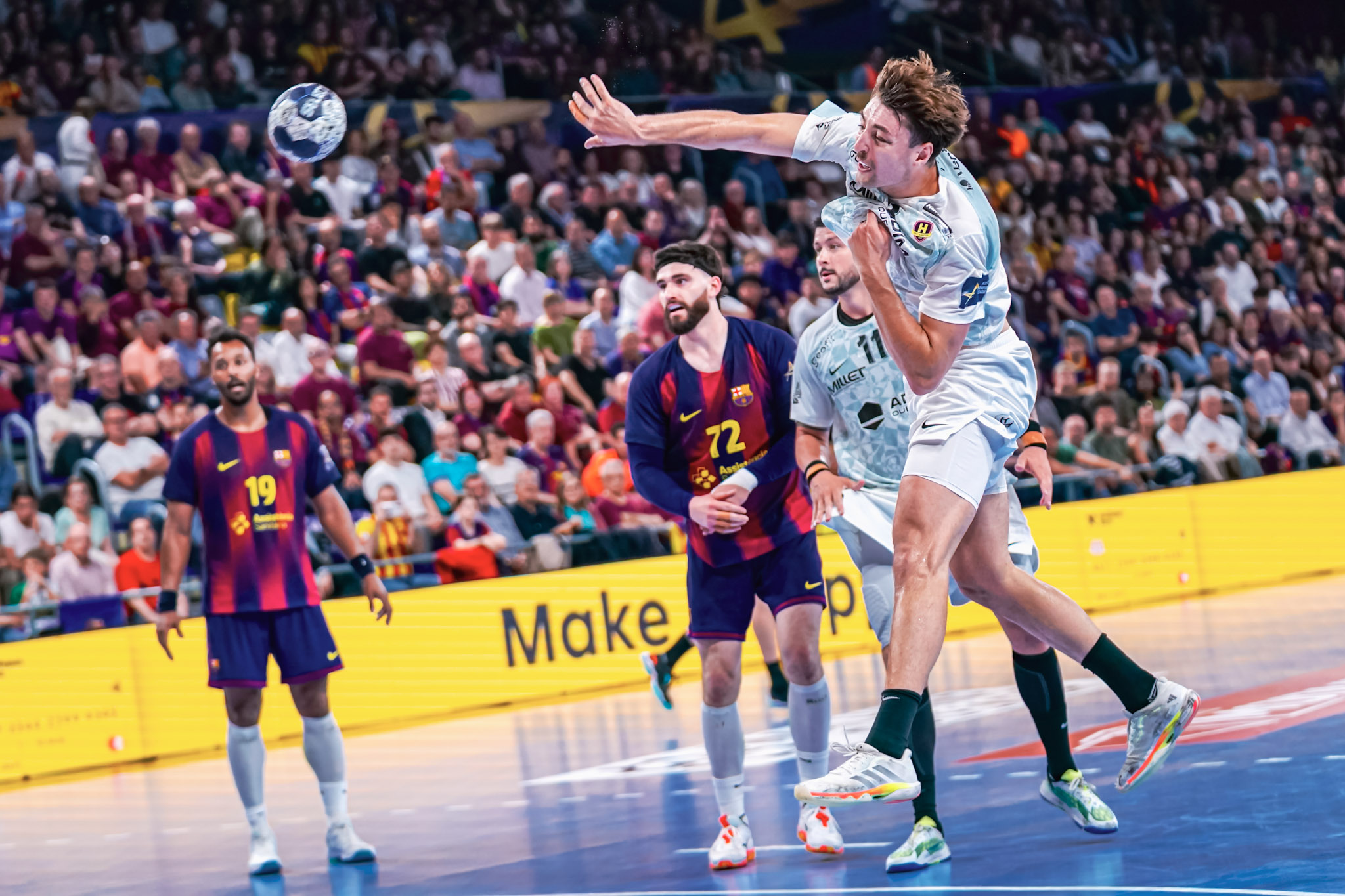 Fin de parcours européen au Barça (31-21) !