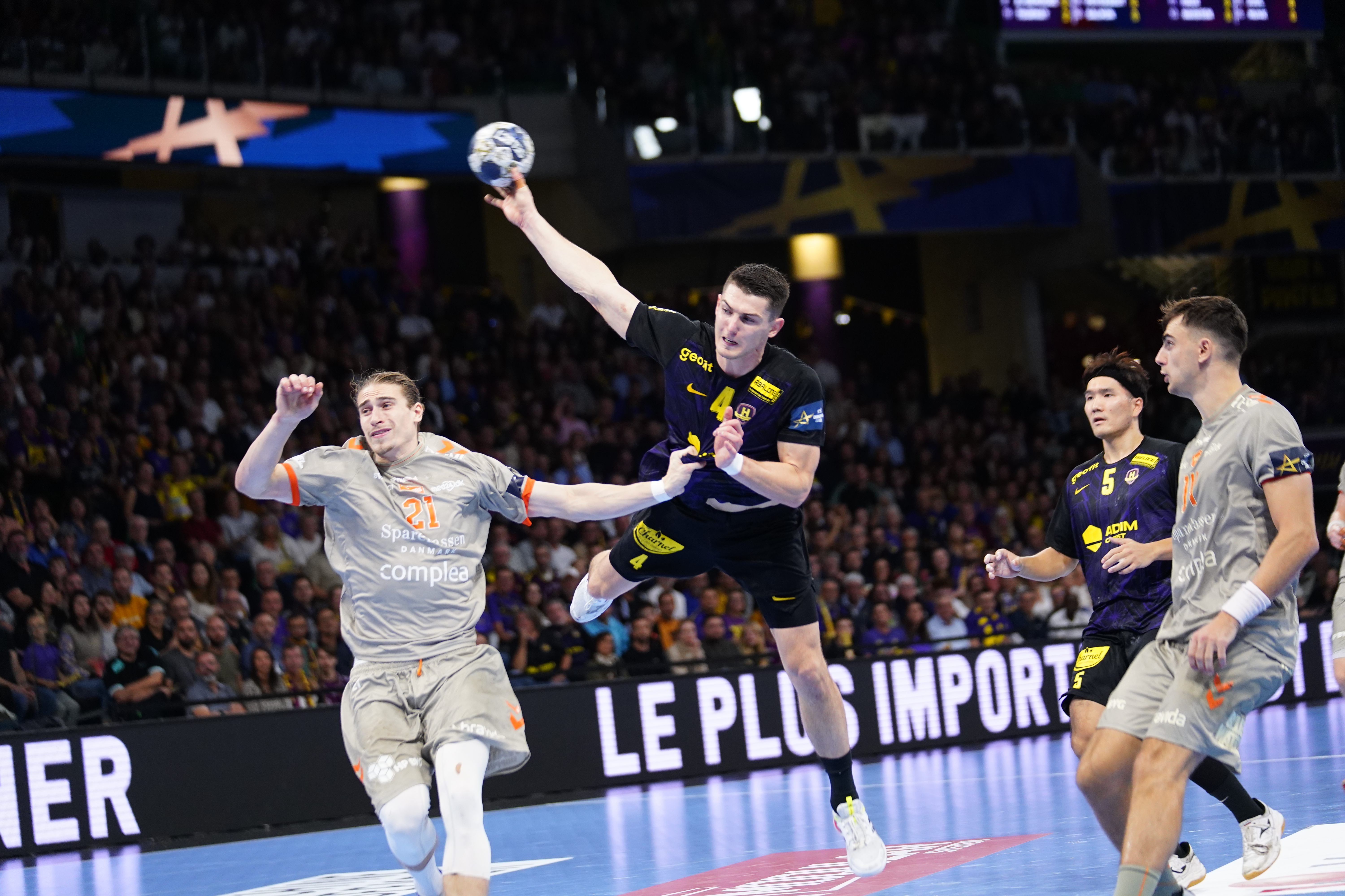 Nantes s'incline de justesse face à Aalborg ! (27-28)