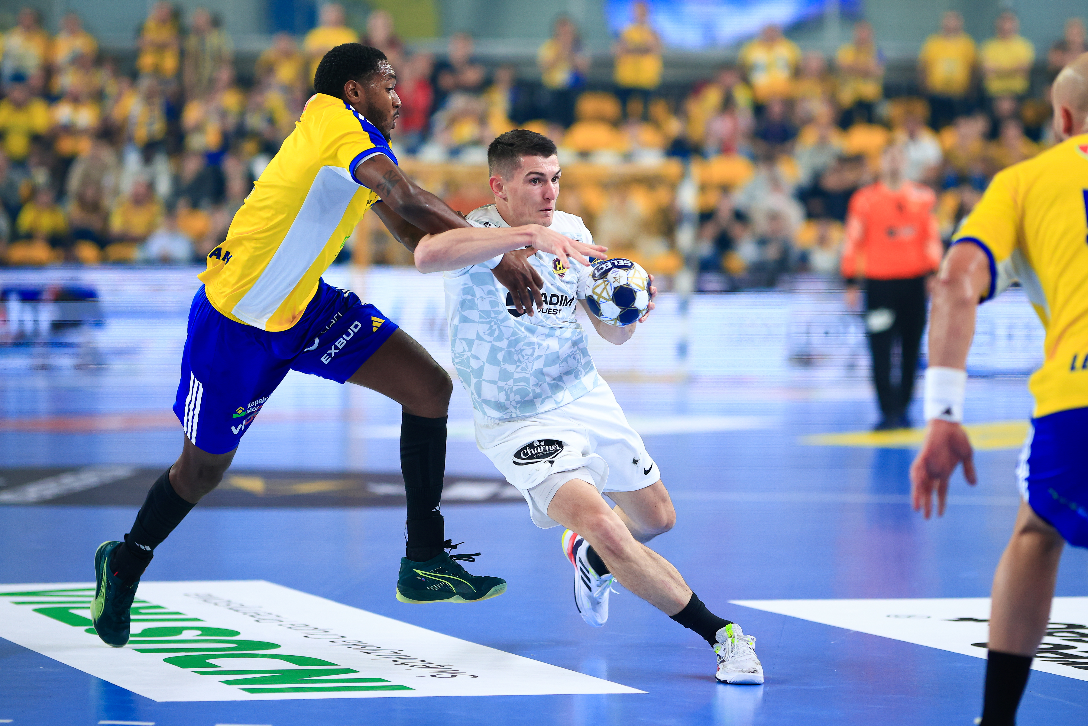 Le "H" en patron à Kielce (27-35)